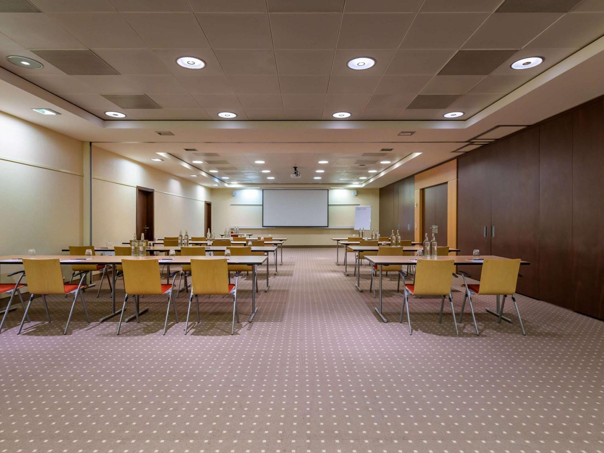 Moevenpick Hotel Geneva Meyrin Eksteriør bilde