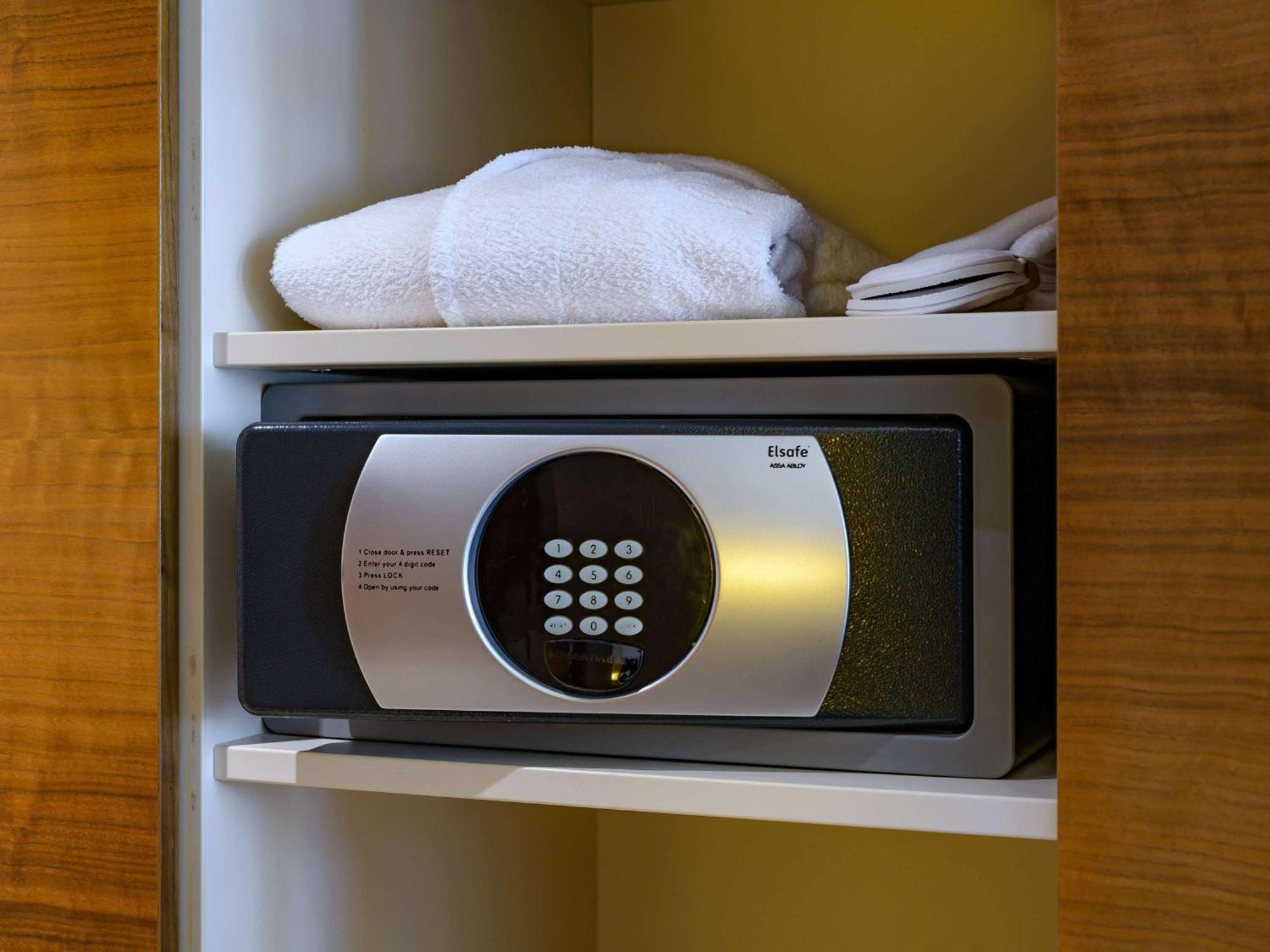 Moevenpick Hotel Geneva Meyrin Eksteriør bilde